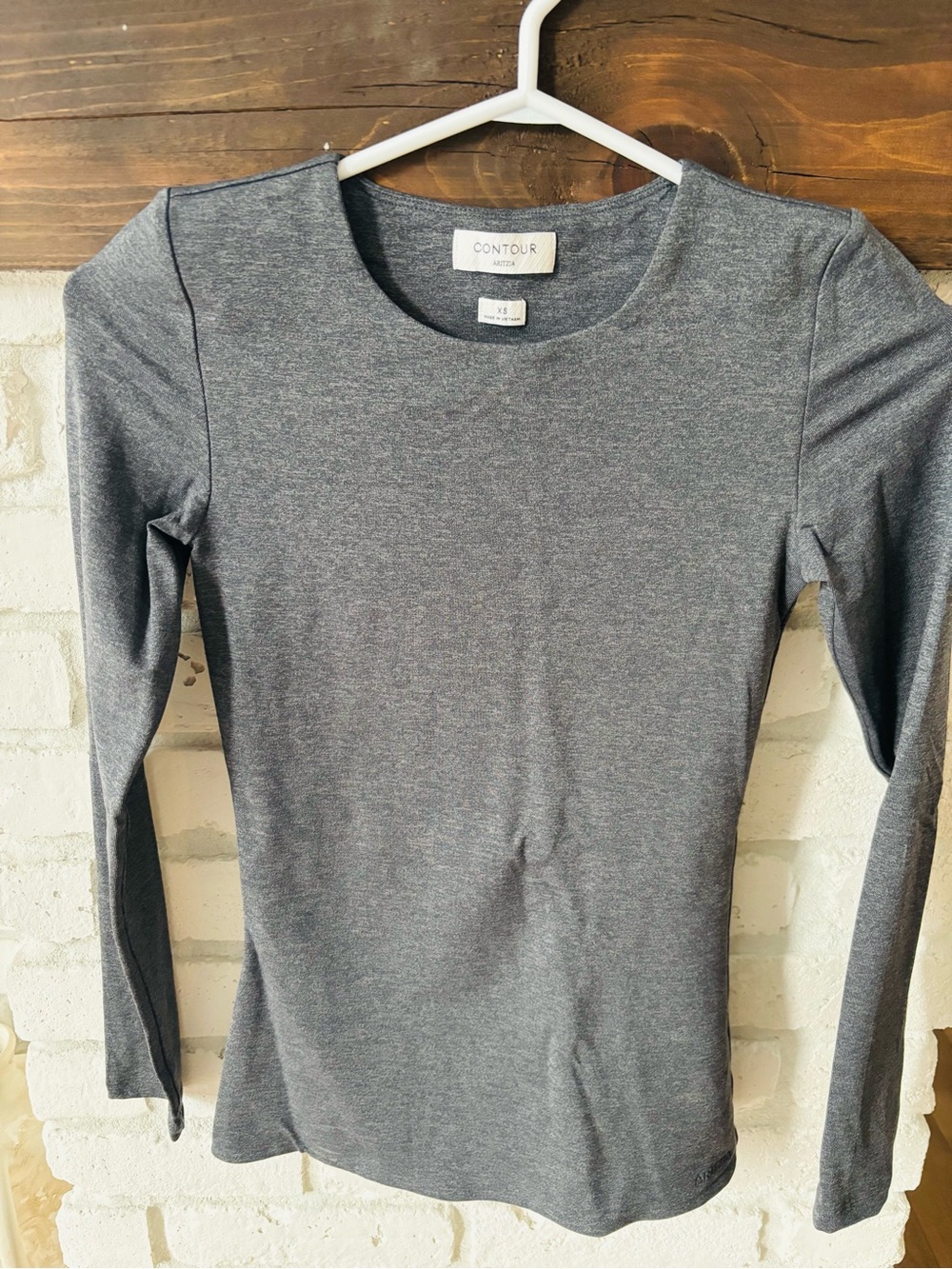 Aritzia Contour Long Sleeve Crewneck